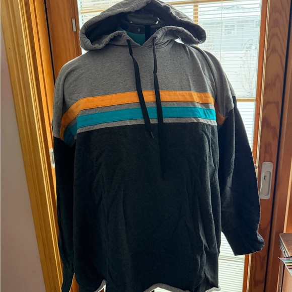 Torrid Everyday Fleece Colorblock Active Hoodie - Picture 7 of 7